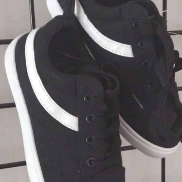 Kids New Black/White Canvas Sneakers Size 4 - Picture 3 of 4